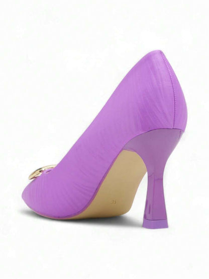 Chaussures à talons hauts en satin à bout pointu, talon fin pour le mariage et la fête.