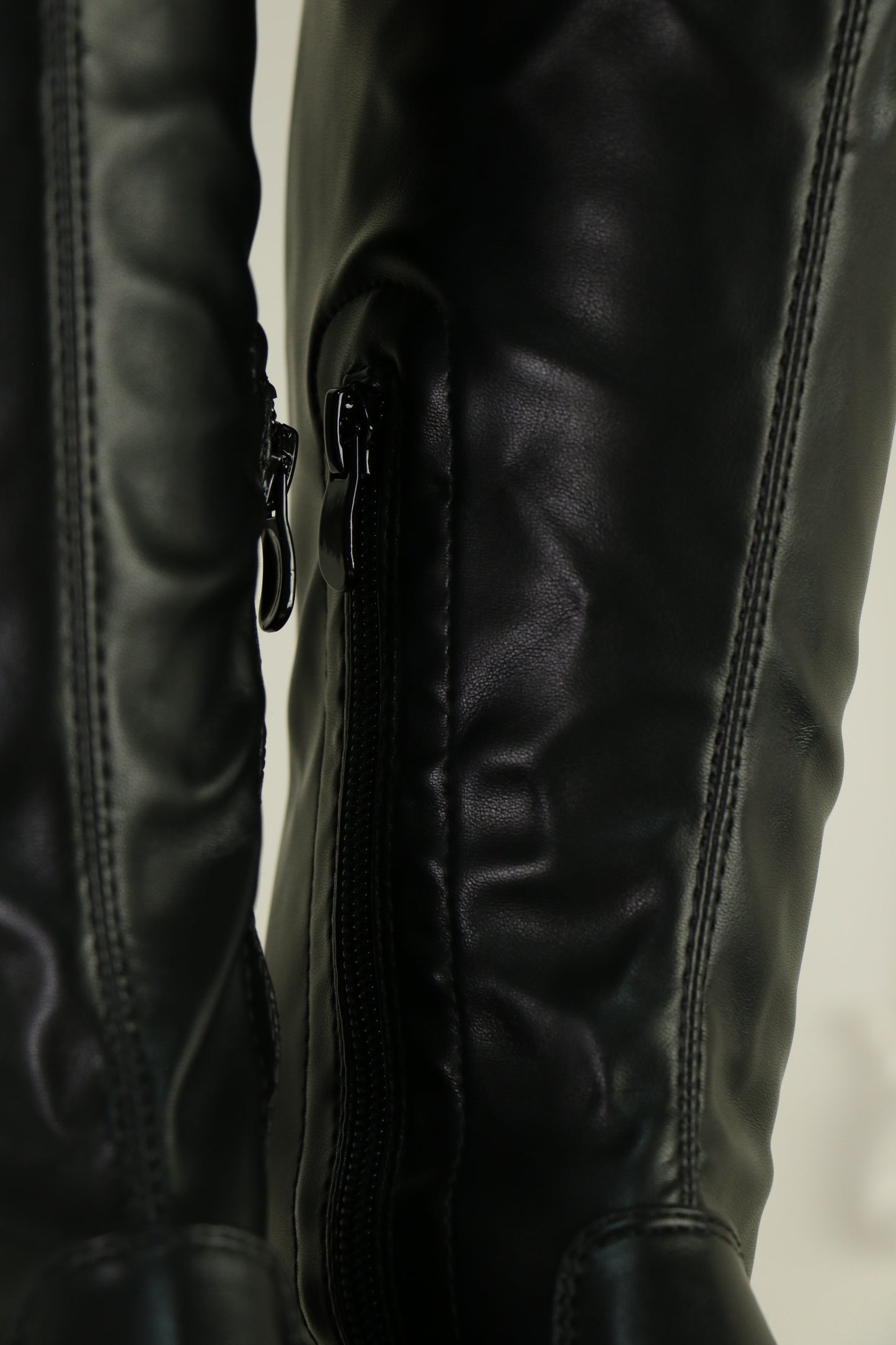 Cuissardes Beige en Cuir Végane, Lacées, Ajustable- Petit Talon Bas Confort